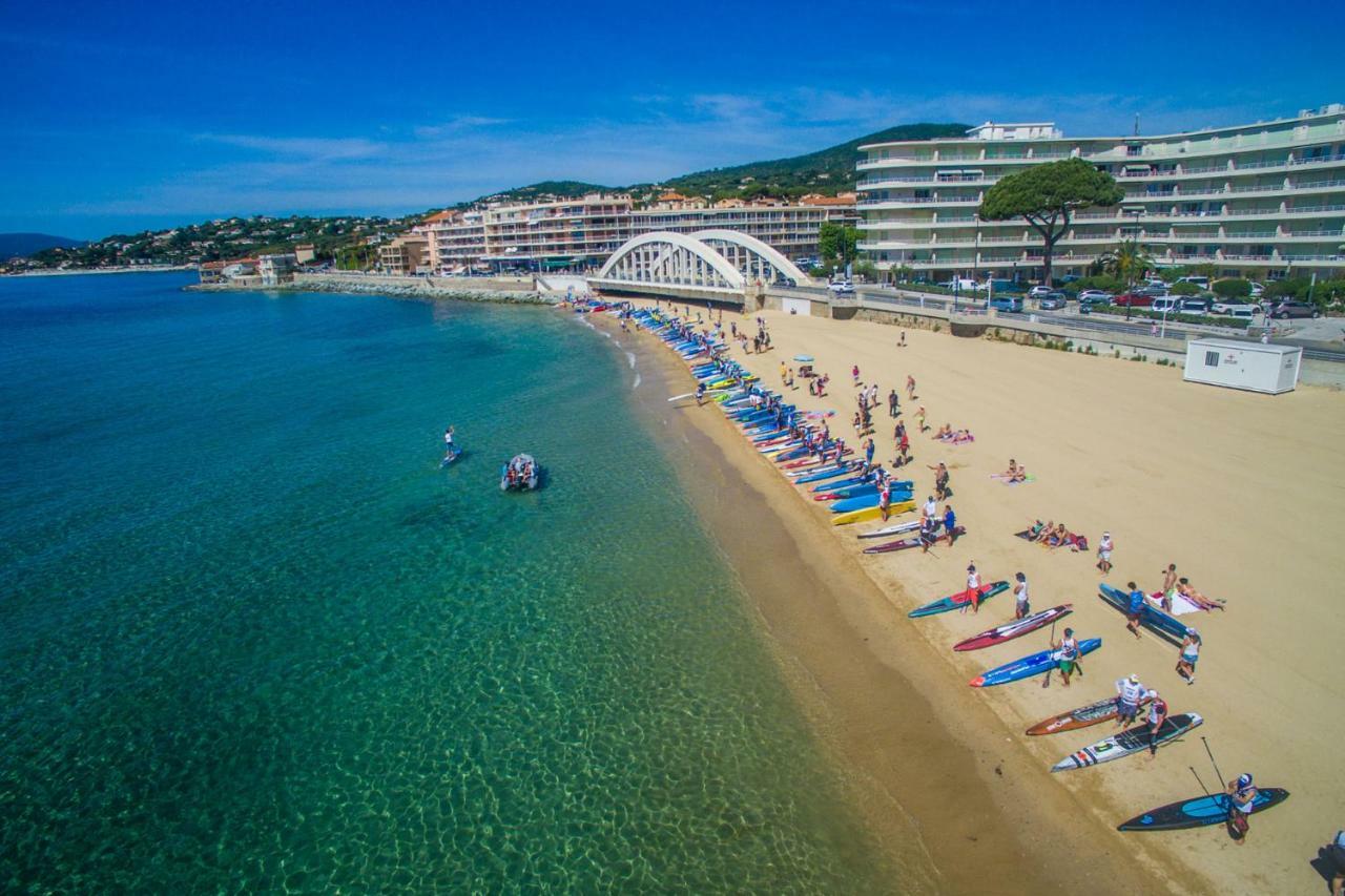 Le Victoria, Centre Ville , Plage Et Parking Gratuit Сент-Максим Экстерьер фото