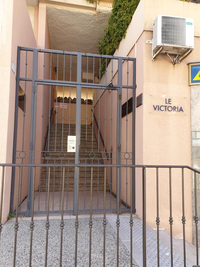 Le Victoria, Centre Ville , Plage Et Parking Gratuit Сент-Максим Экстерьер фото